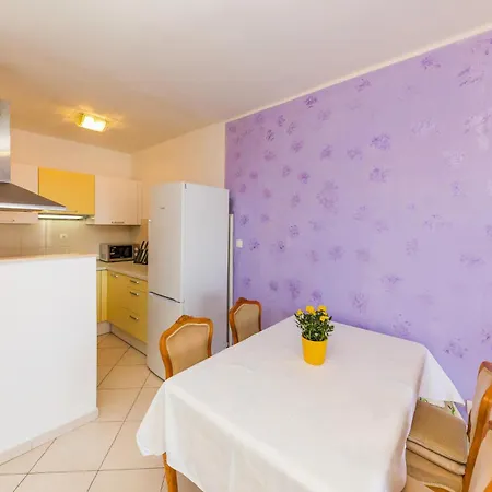 2 Bedroom In Okrug Gornji 公寓 特罗吉尔